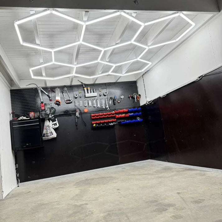 Dimbar NORTHLUMEN™ 8-Grid Hexagon LED-belysning